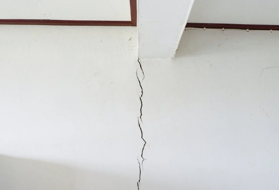 Structural Crack